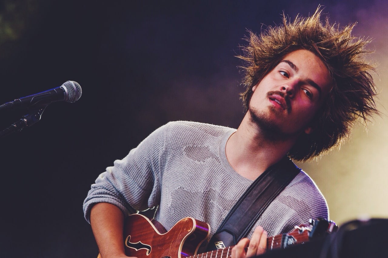 Milky chance dance перевод. Клеменс Ребайн. Группа Milky chance. Антонио Грегор Milky chance. Клеменс Ребайн 2021.